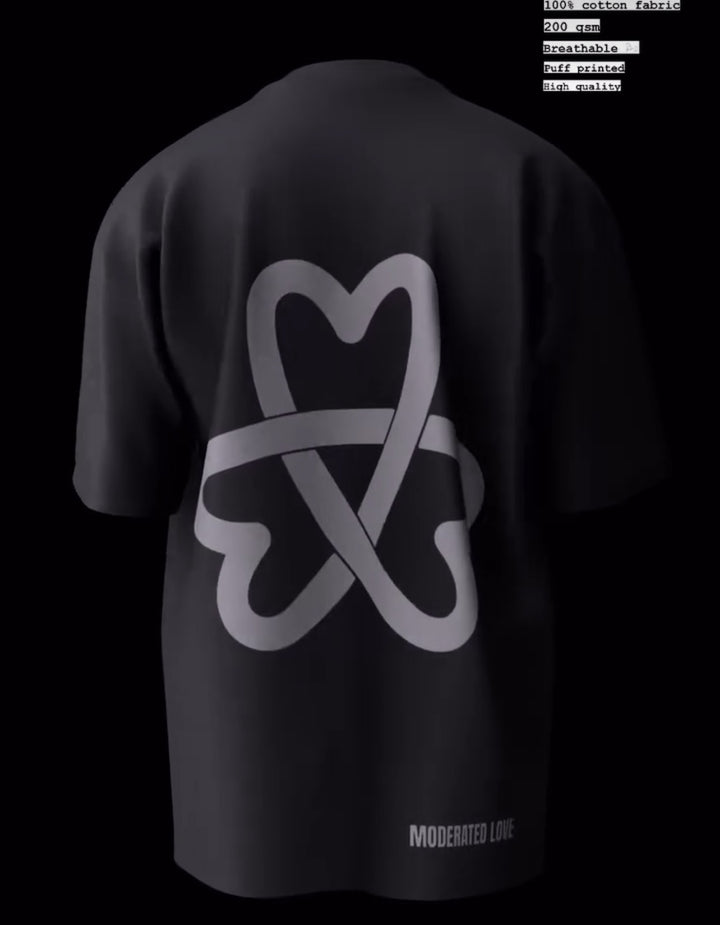 Moderated love tshirt black
