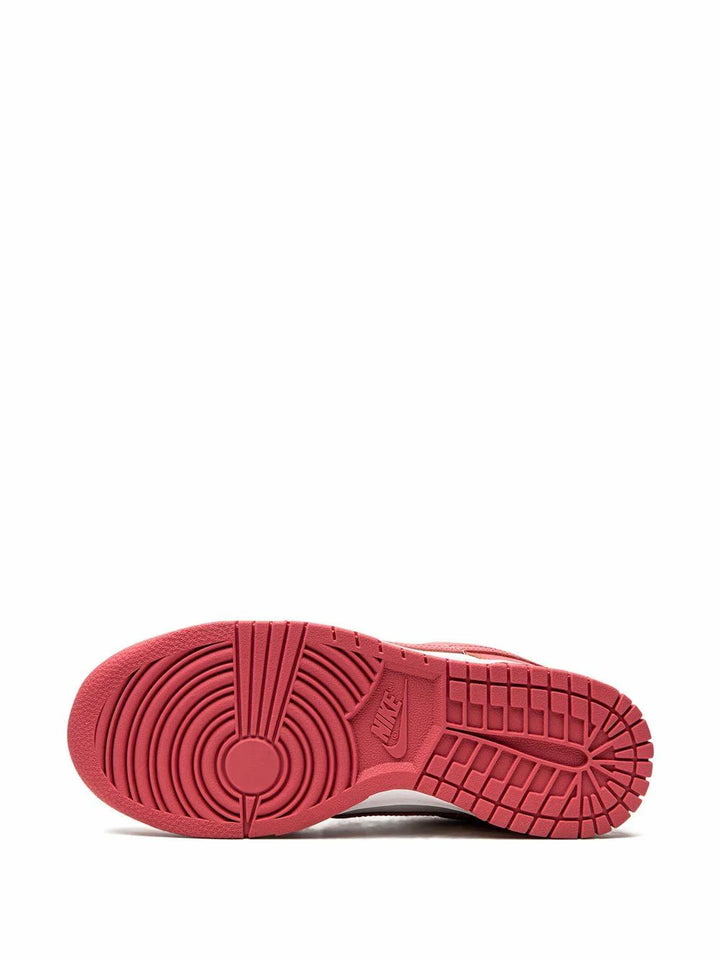 dunk low archeo pink