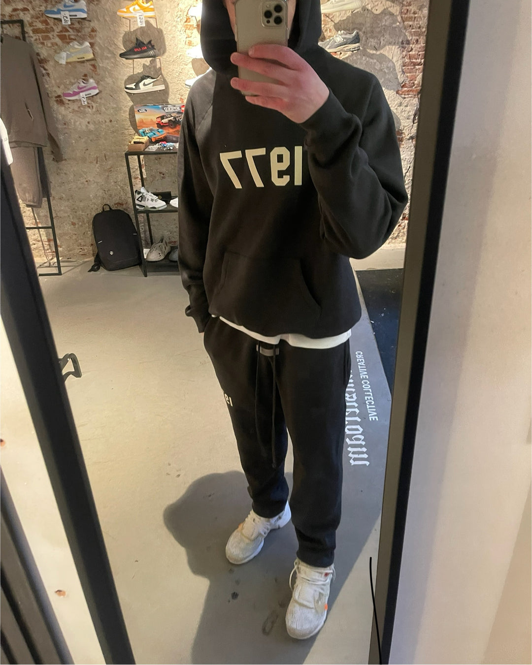 Essentials Iron 1977 Set