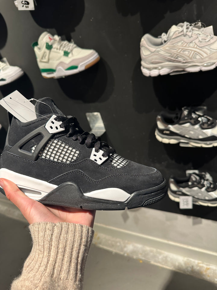 Jordan 4 White Thunder