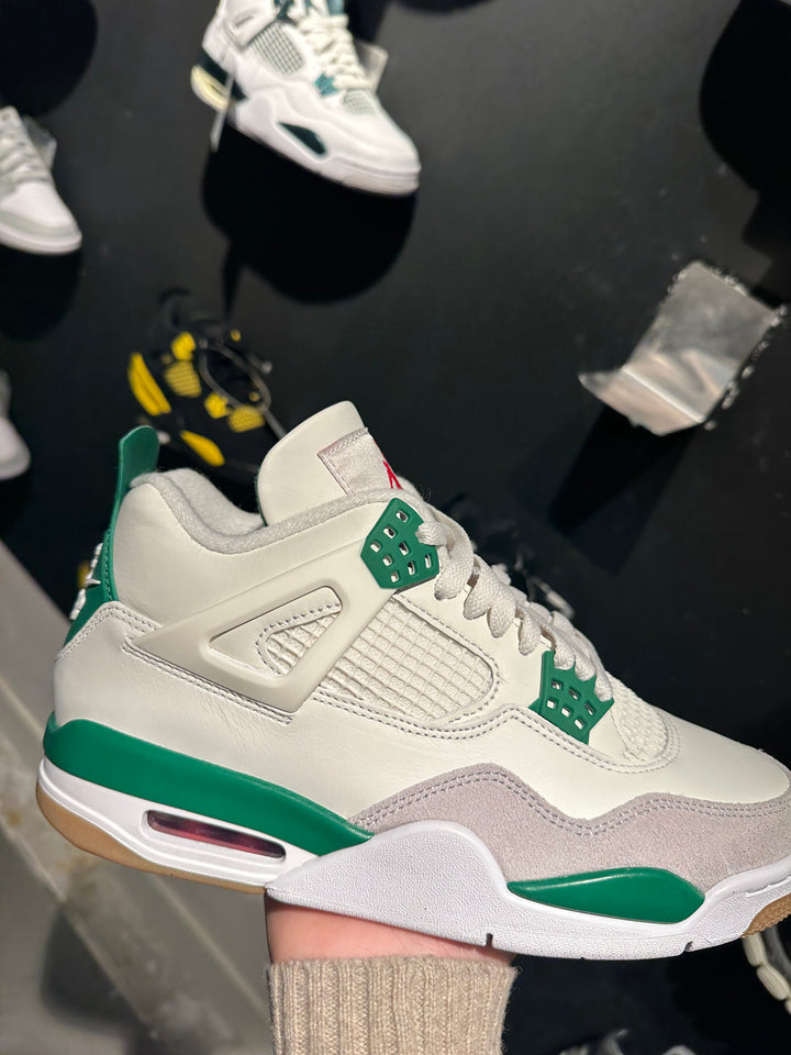 Jordan 4 Retro SB Pine Green